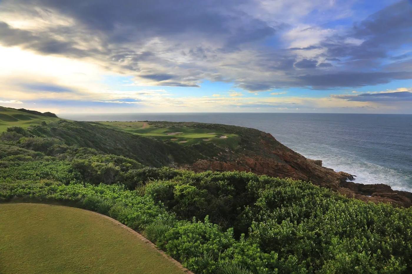 Pinnacle Point Golf Club, cliffs above the Indian Ocean