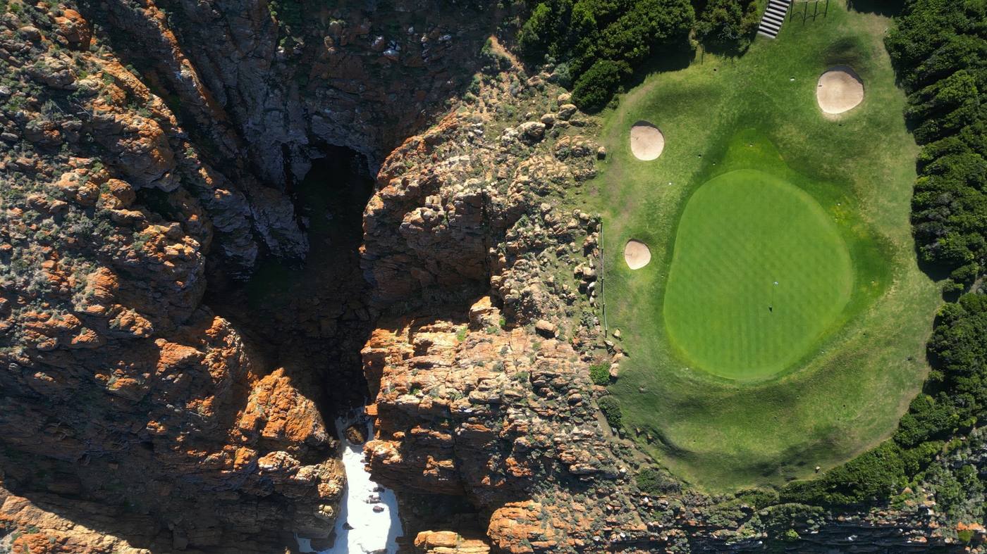 Pinnacle Point Golf Club, aerial view of the cliffs