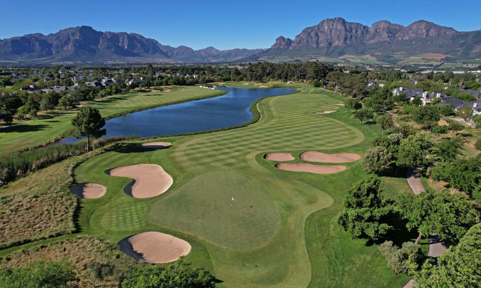 Pearl Valley clubhouse and lake