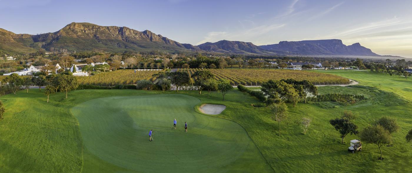 Steenberg green with the mountains beyond